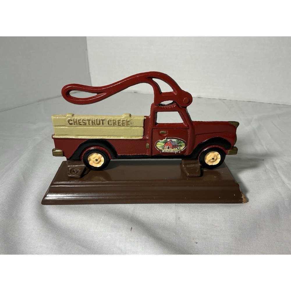 VINTAGE 2004 CAST IRON RED PICK UP TRUCK CHESTNUT CREEK NUT CRACKER